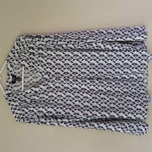 Jones New York Black and White Geometric Blouse